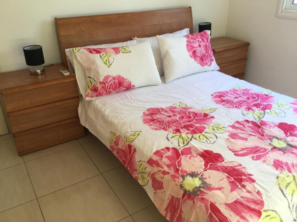 Poolside 2 Bedroom Apt, Paphos Riviera, Universal Area Exterior foto